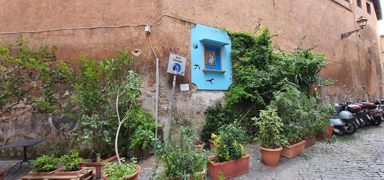 Enchanting Loft In Trastevere Rome Bagian luar foto