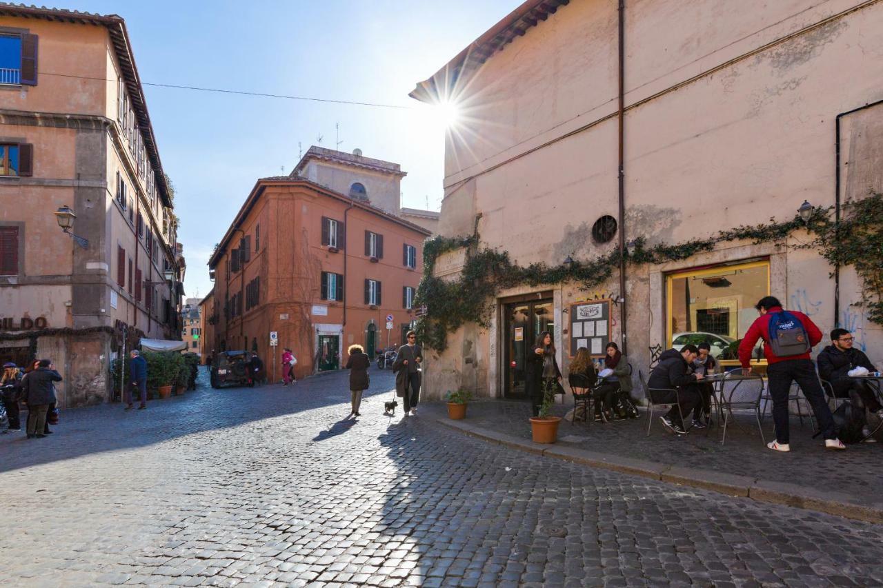 Enchanting Loft In Trastevere Rome Bagian luar foto