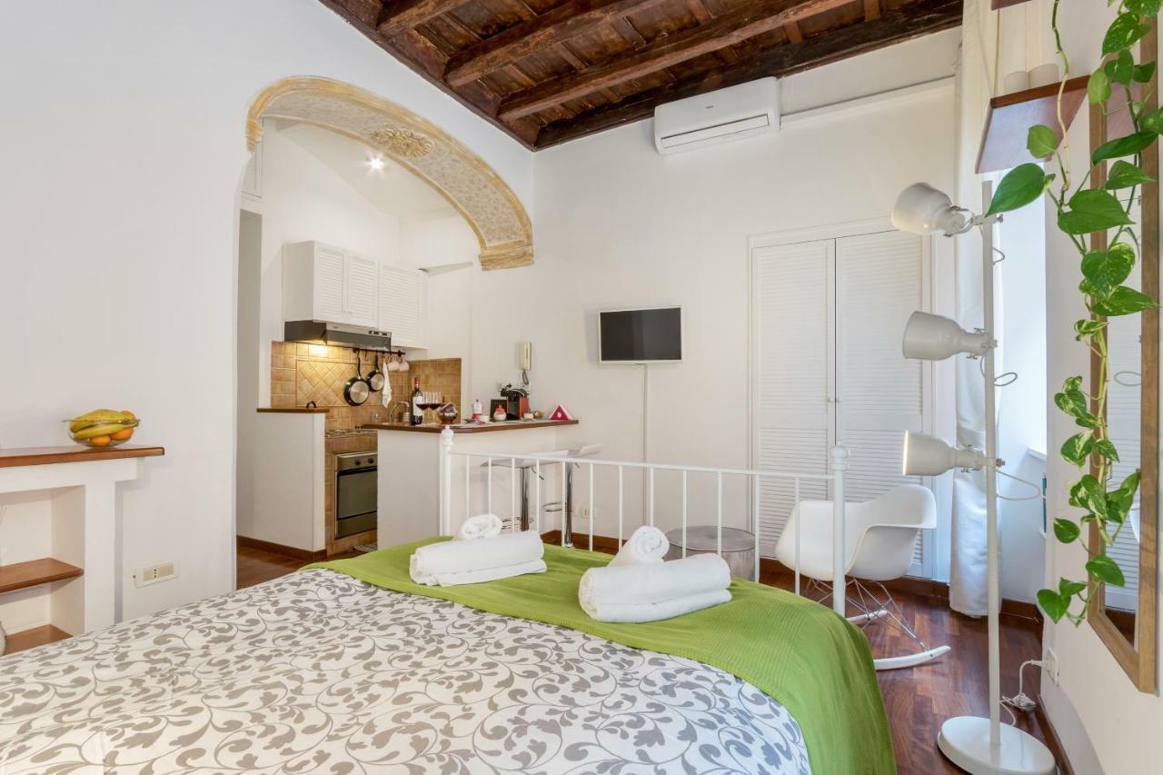 Enchanting Loft In Trastevere Rome Bagian luar foto