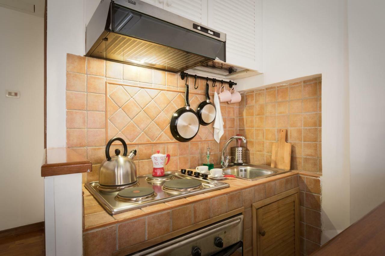 Enchanting Loft In Trastevere Rome Bagian luar foto